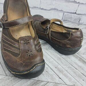Keen Brown Leather Mary Jane Walking Comfort Shoes Womens 10 M Buckle Strap Flat